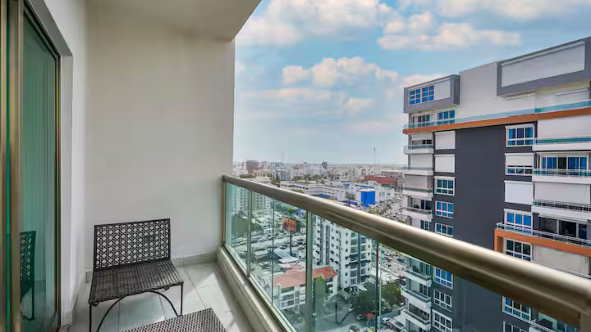 Available for rent-Sant.Dom CT3