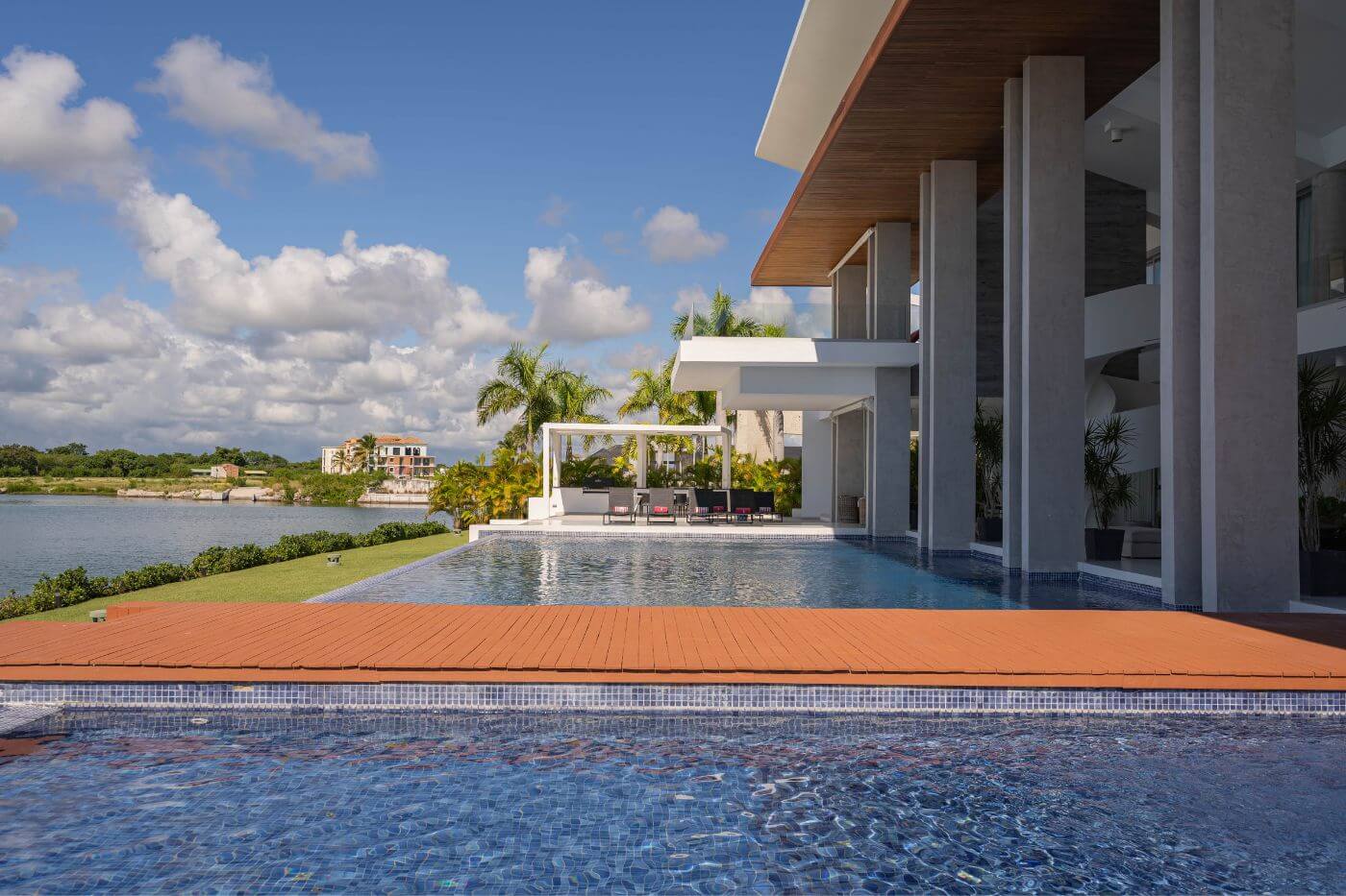 Akim Villa