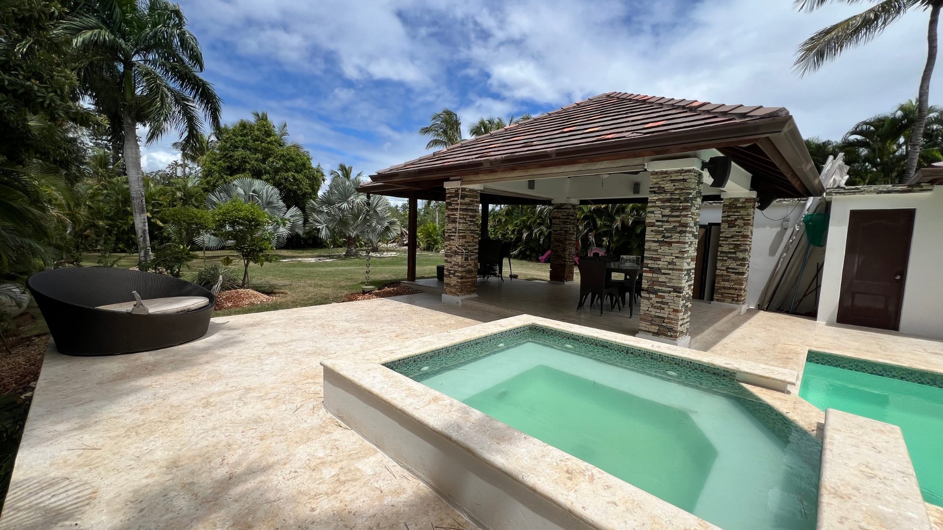 Villa C27